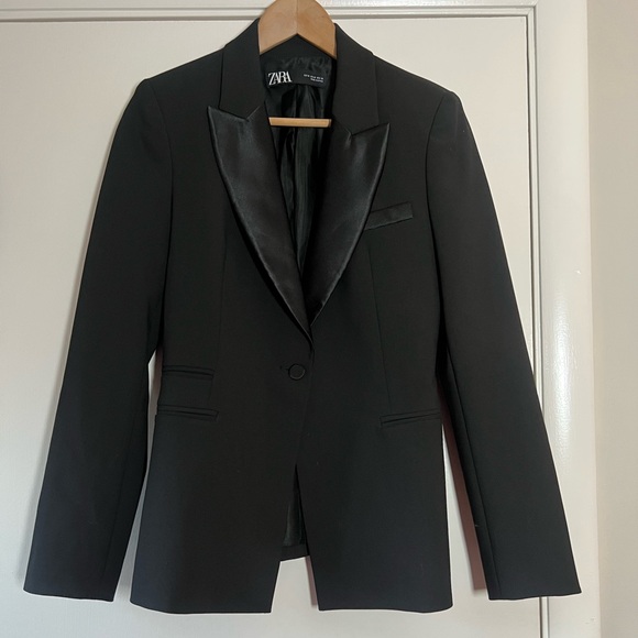 Zara Women’s Satin Lapel Tuxedo Blazer Jacket Solid Black Size Medium - Picture 3 of 10